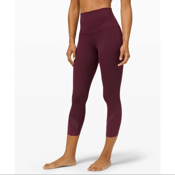 Lululemon Wunder Under HR Crop 23" Scallop Burgundy Size 14 - Picture 1 of 10
